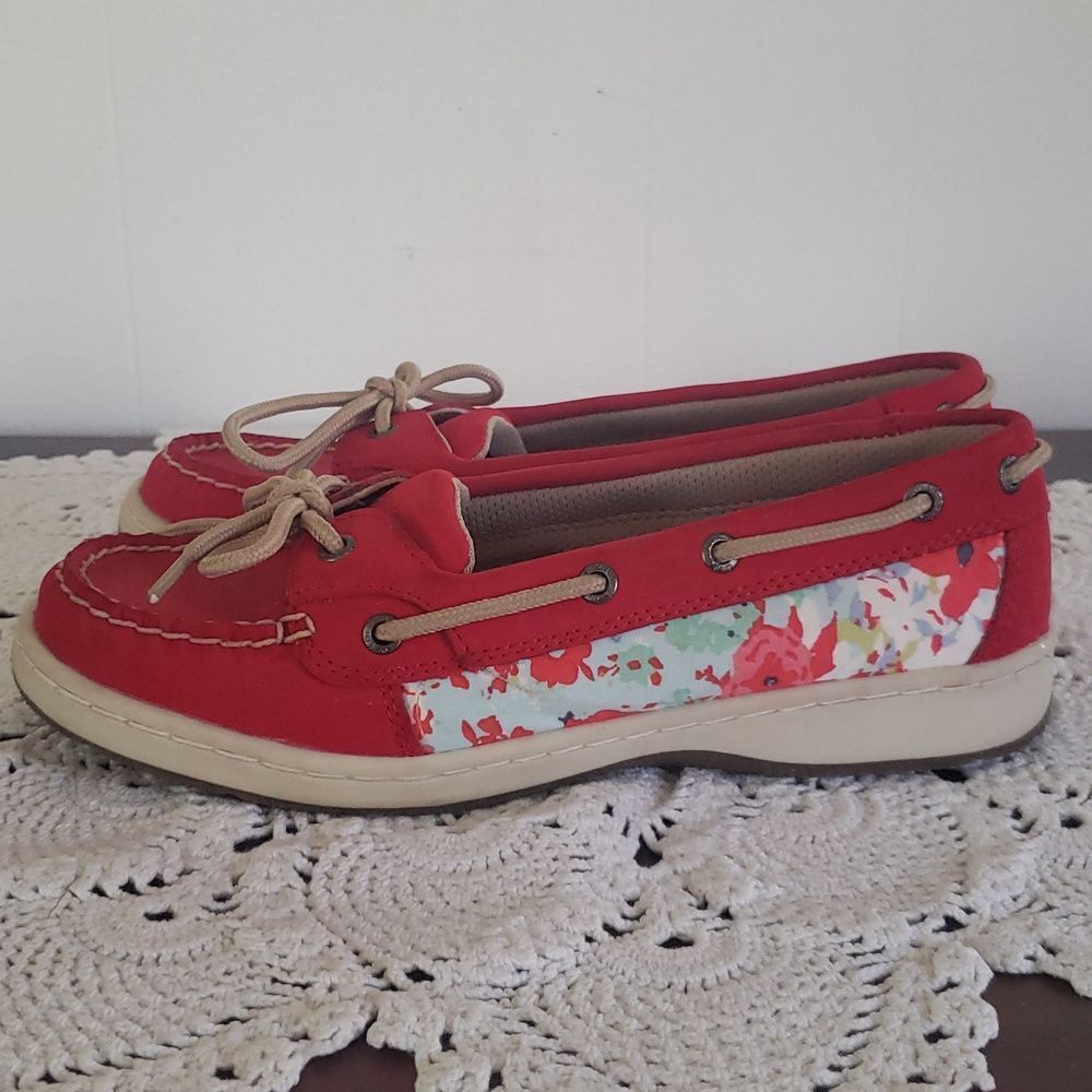 Super Cute G.H. Bass Red Boat Shoes with Floral Side Panels Sz 6M
